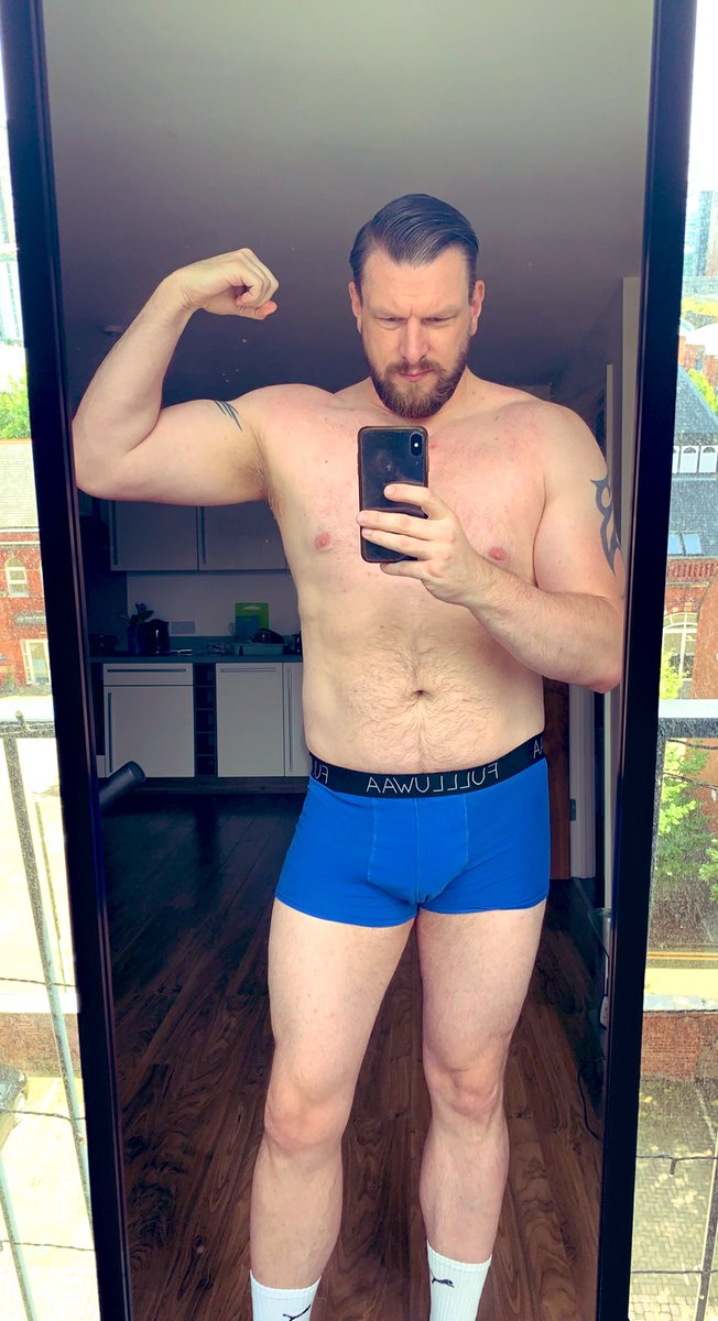 Gym done! Barely recognise myself from this time last year. 
Weight loss now 30.7kg.