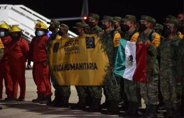 Los primeros en llegar. ¡Gracias #Mexico! ¡Gracias <a href="/lopezobrador_/">Andrés Manuel</a>!
#FuerzaMatanzas #FuerzaCuba 🇨🇺