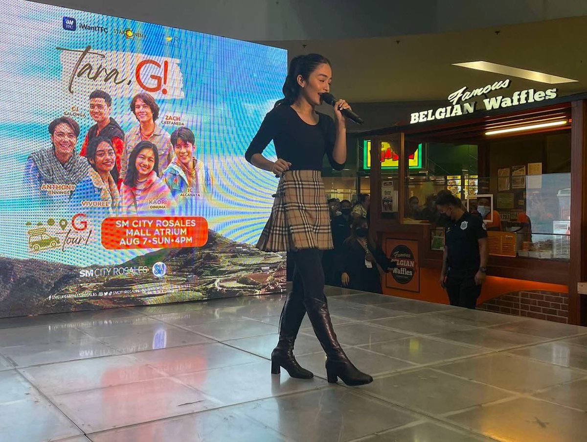 @vivoree sings 'Sa Iyo' for our #TaraG #GTour LIVE crowd! 😍

Thank you for joining us today at SM City Rosales! 

#KamiAngTaraG