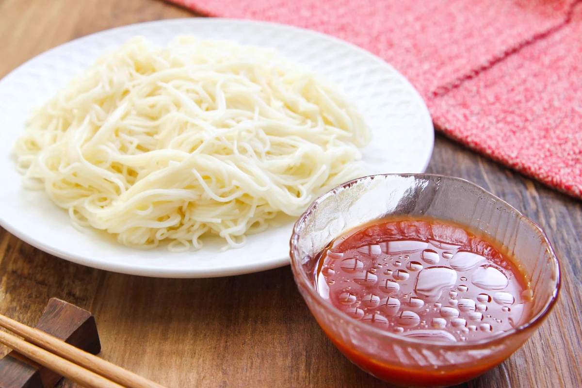 意外な組み合わせだけどすごく美味しそう！あの飲み物を使った、お手軽「素麺」レシピ！