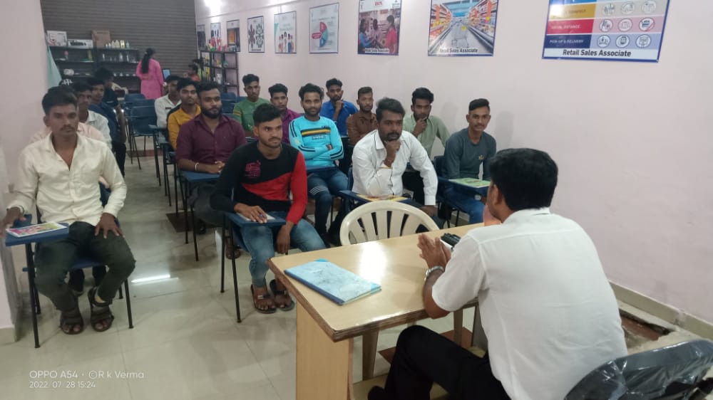 HighwayConcess1's tweet photo. Glimpses from the Retail Marketing Training session conducted by team #DBCPL of #HighwayConcessions at its skill center.
#HC1 #CSR #traininganddevelopment #training #skillsdevelopment #skills #interaction #skillbuilding #retail #marketing #teamculture #teambonding https://t.co/nZjsBDUWrc