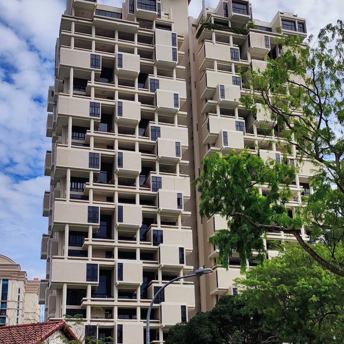 STUDIO_Urbanism's tweet photo. E oggi....#paulRudolph Tour in Singapore.
#thecollonade 1980
#studio #arroundtheworld #singapore #urbanism #architecture @paulrudolphinst
Follow As :
https://t.co/KQtX3NdFmQ
@studio.urbanism @rrc_architects https://t.co/r6k75RzIwG