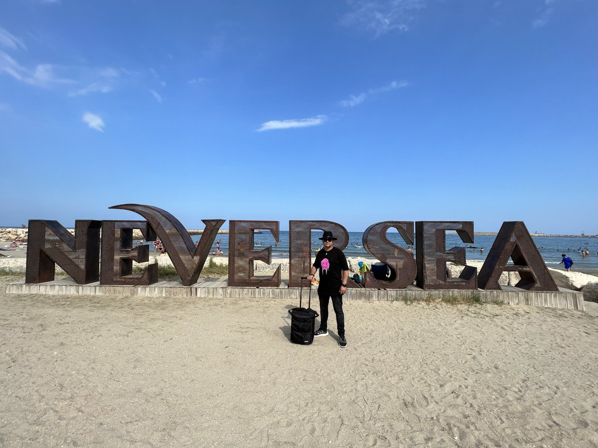 #FridayFeeling #MondayMotivaton #tbt #dj #djenzo #djing #love #life #photography #photo #neversea #beach