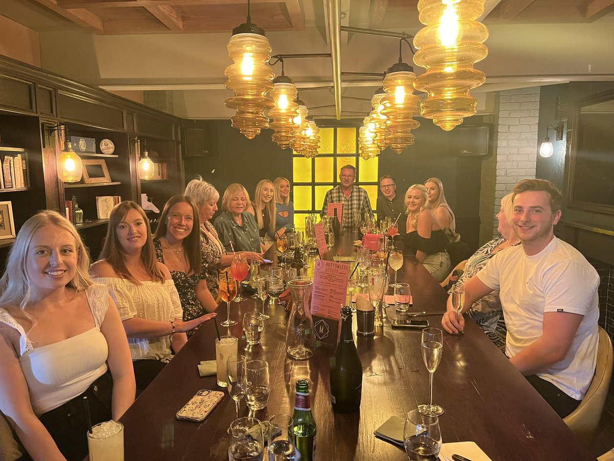 BethUmney1's tweet photo. An absolutely lovely day yesterday at @ManahattaUK bottomless brunch in Leeds with the Private Client team🥂 Super grateful to work with such a fab group of people! #TeamRamsdens #DreamTeam https://t.co/Xcf5odncAU