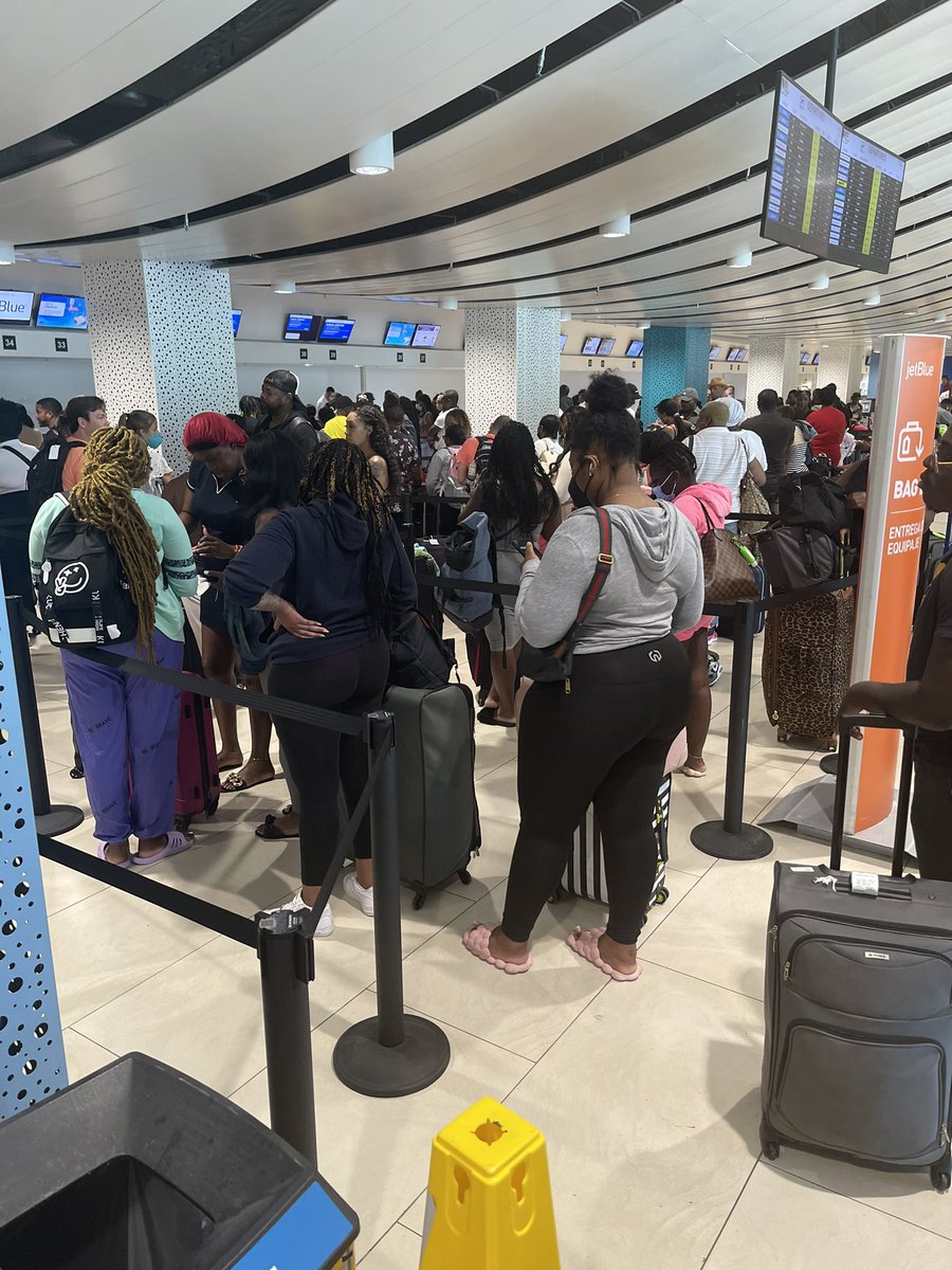 UppityNegress82's tweet photo. @JetBlue you may lose a loyal customer with this madness and I ask to become a Mosaic member and was told I couldn’t. Guess I’ll go to United or Delta for better customer service. https://t.co/saT4XXUH7x