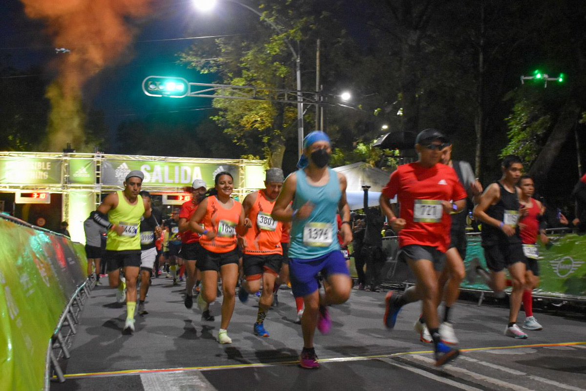 ¡Llegaron los 30k! 🏃🏽‍♂️🏃🏾‍♀️🥳 En Paseo de la Reforma, así se observa el ánimo en la línea de salida en el último Split @adidasMX rumbo al Maratón de la Ciudad de México @Telcel. ¿Quieres vivirlo? 👉🏽 maraton.cdmx.gob.mx