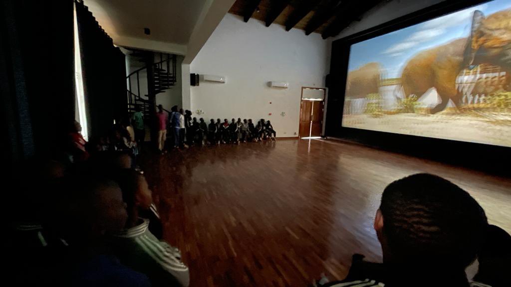 tzparks's tweet photo. Stundents learning in Serengeti Media Centre. 
Visit #SMC to know more about #serengeti national Park. https://t.co/OgkMszNbdq