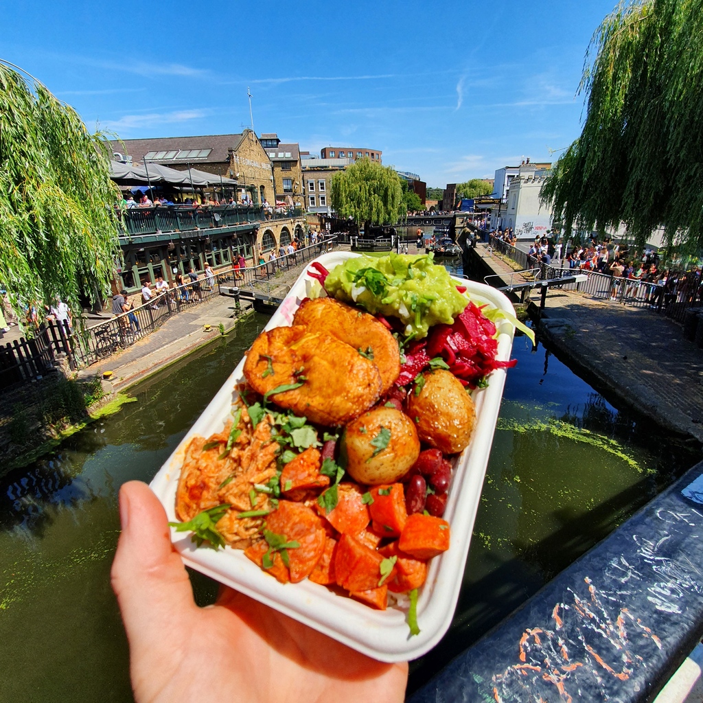 Maize Blaze | Modern Colombian (@maizeblaze) on Twitter photo SUNDAY STROLLING - Camden Lock looking it's iconic self with an iconic Marching Box to finish off the look 😊
We're open, come say hi!
#Camdenmarket #marchingbox #plantains #sundaystrolling #sundayvibes #camdenlock #colombian #guac #guaclover SUNDAY STROLLING - Camden Lock looking it's iconic self with an iconic Marching Box to finish off the look 😊
We're open, come say hi!
#Camdenmarket #marchingbox #plantains #sundaystrolling #sundayvibes #camdenlock #colombian #guac #guaclover
