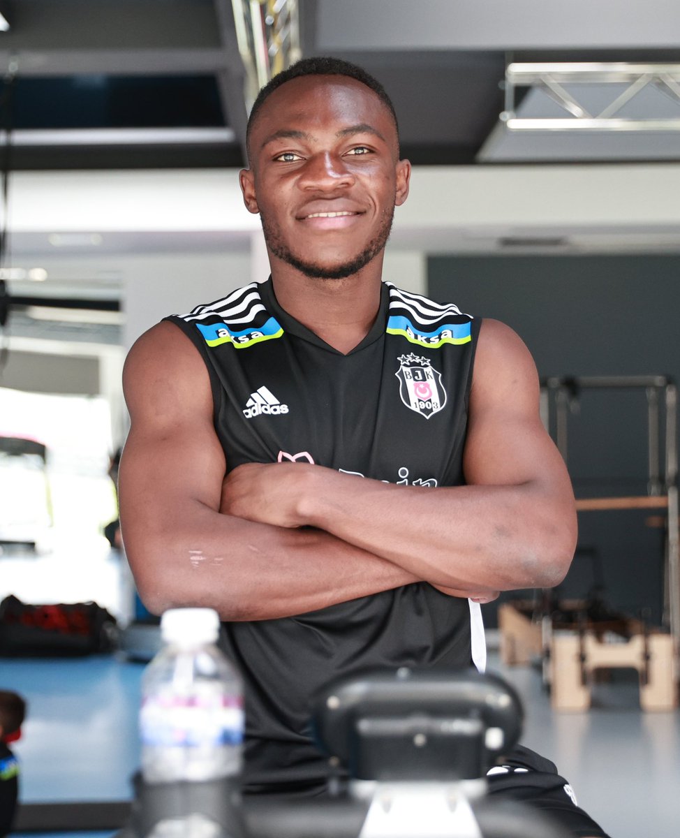 Besiktas's tweet image. Gülüyorlar. ☺️

#BJK