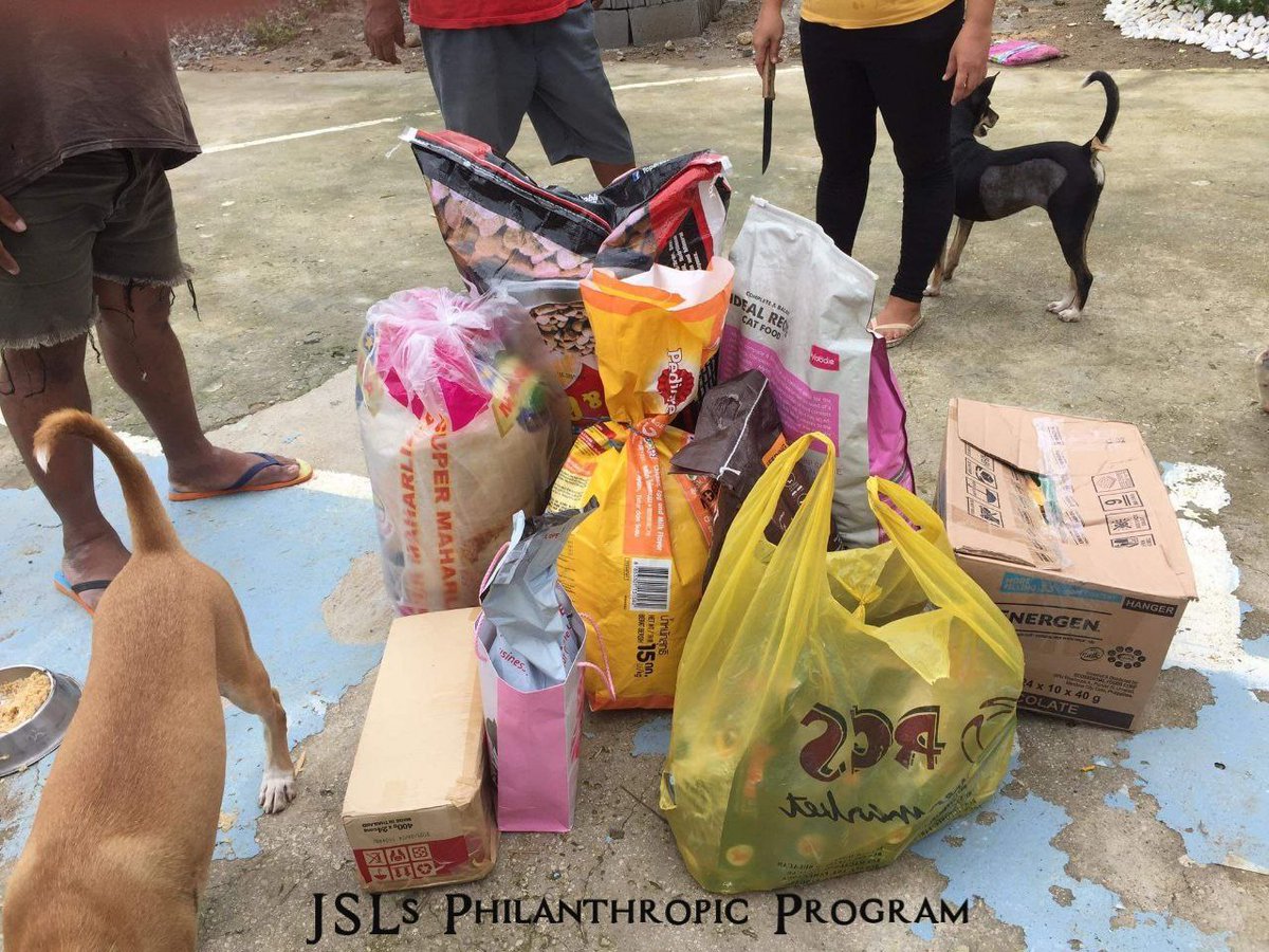 jslsprogram's tweet image. #JSLsMag9thficentAnniFURsary 🐾

Our volunteers with the owner of Animal Rescue PH. Dalawa po ang volunteers natin (nasa left and nasa right). Ako nagtake ng picture kaya wala ako. Ayan sila with our donations. 🫶🏿

#JSLsProgramProofs