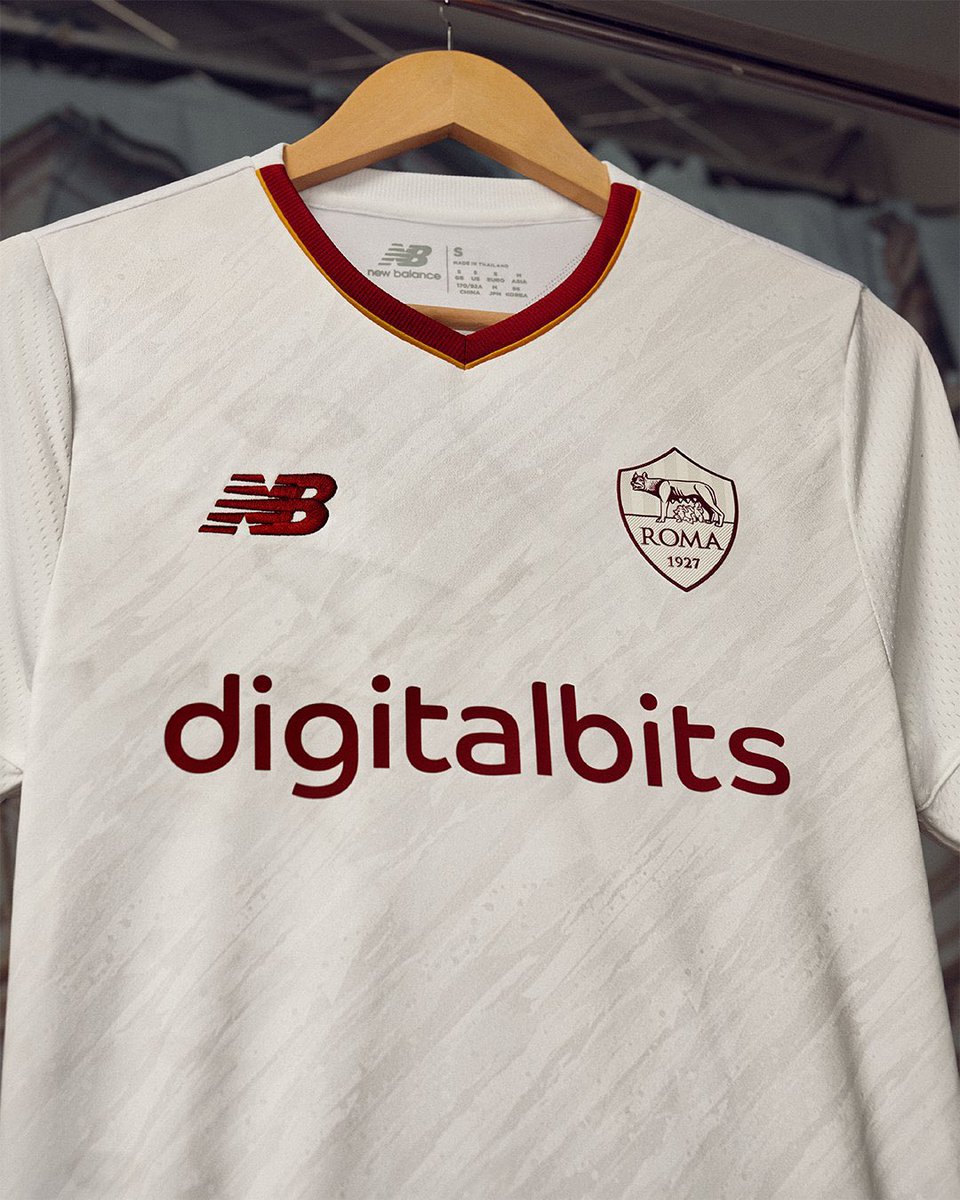 DTransferencias's tweet photo. A camisola alternativa da AS Roma para a nova época. https://t.co/pbd3SRDvJ0