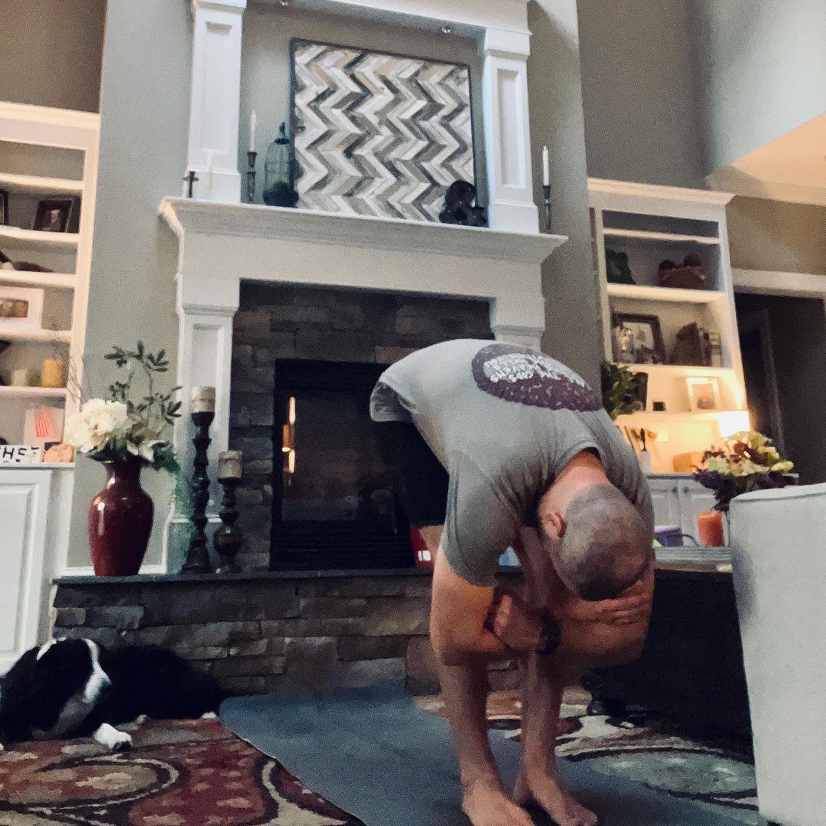 thekevinpannell's tweet photo. Started with a foggy walk and then a great morning yoga sesh with @sarahbethyoga
•••••
Get up. Get after it. Godspeed.
#Yoga #Stretch #Sunrise #Mountains #Trees #Wellness #MentalHealth #PeopleProcessProgress https://t.co/7IZwjXES3S