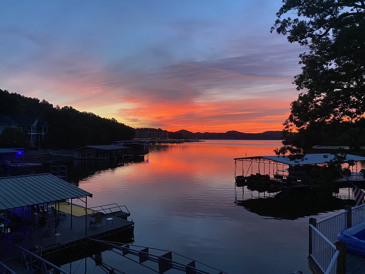 Kids woke me up at the actual crack of dawn today 😍