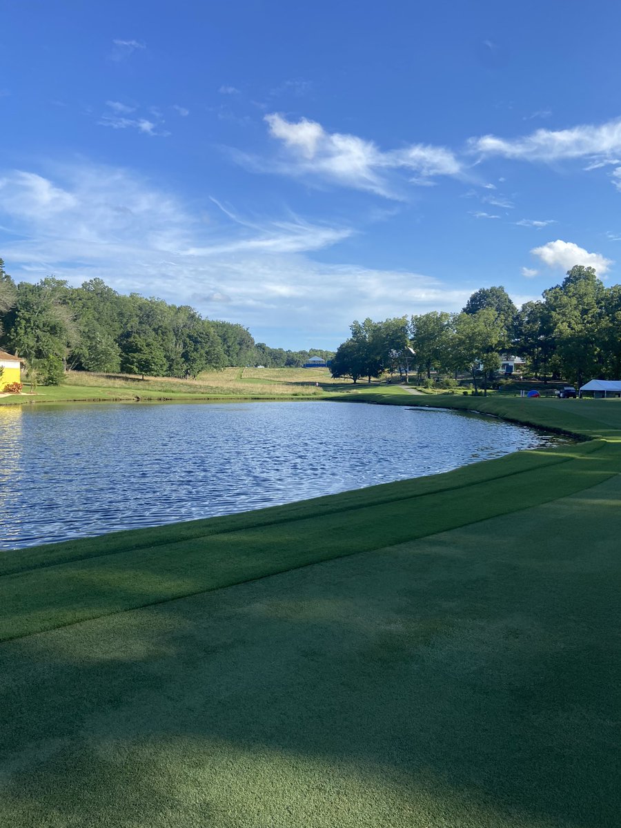 Tarlton_Turf's tweet photo. Great Time volunteering @WyndhamChamp until next year. #WyndhamChampionship #mycarolinasmorning #gcsaa #Turf https://t.co/ut8bQ1NYHB
