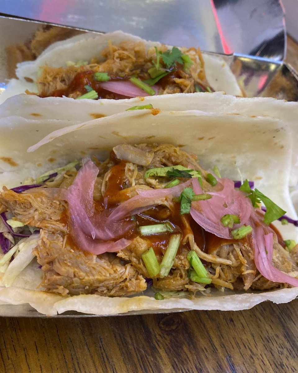 BAMitsAlbert's tweet photo. minsan lang mapadpad sa Makati 🌮 https://t.co/csTSlYq4mj