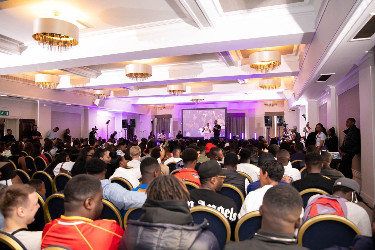 SPACNxtion's tweet photo. Like it or love it, out with the old in with the NOW! 

We are determined to change how church is done. Tune in live with us at 1 pm to understand what our style of church looks like! 

Youtube🔴: The Fxmily TV

#TheFxmily https://t.co/91axCZWMD7