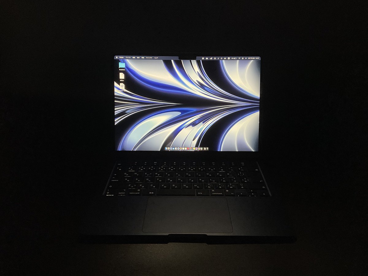 黒いMacBook...かっこよすぎる。