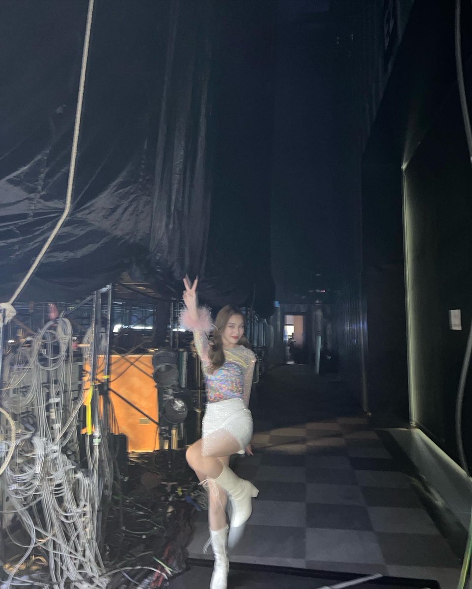 เลิฟรัก tweet media