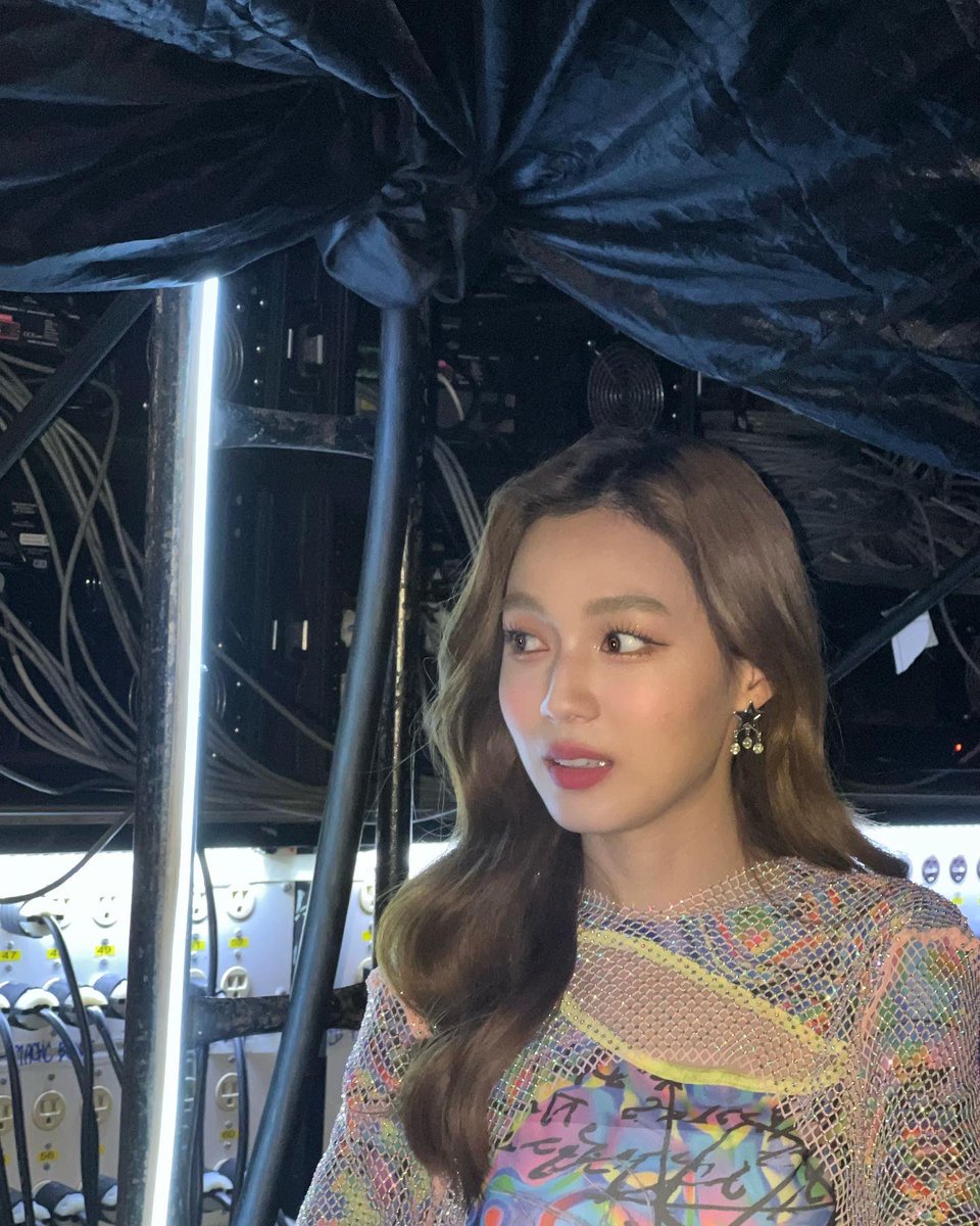 เลิฟรัก tweet media