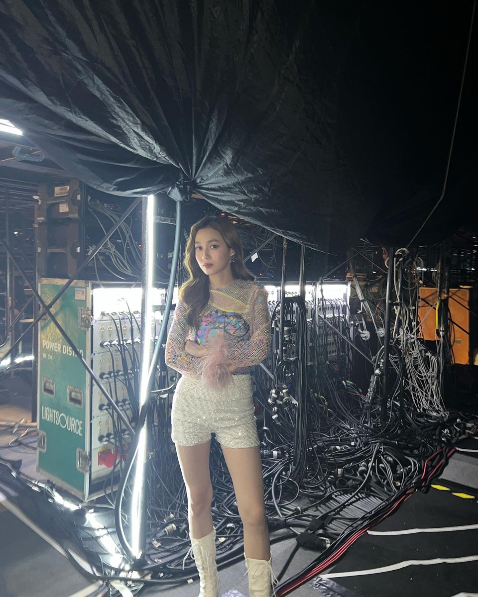 เลิฟรัก tweet media