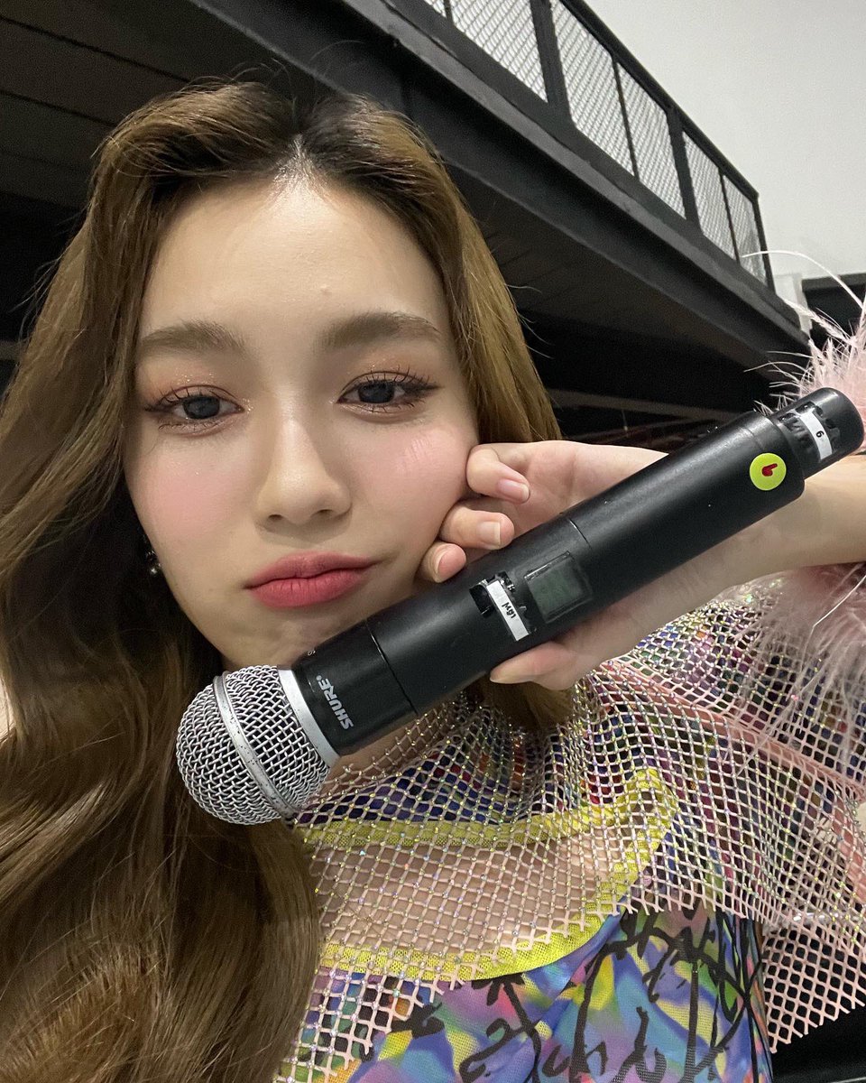 เลิฟรัก tweet media