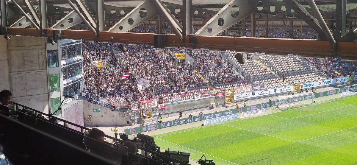 duck112's tweet photo. Block ist da, kann losgehen!
#fcsk #fckfcsp https://t.co/Cu58l1BweG