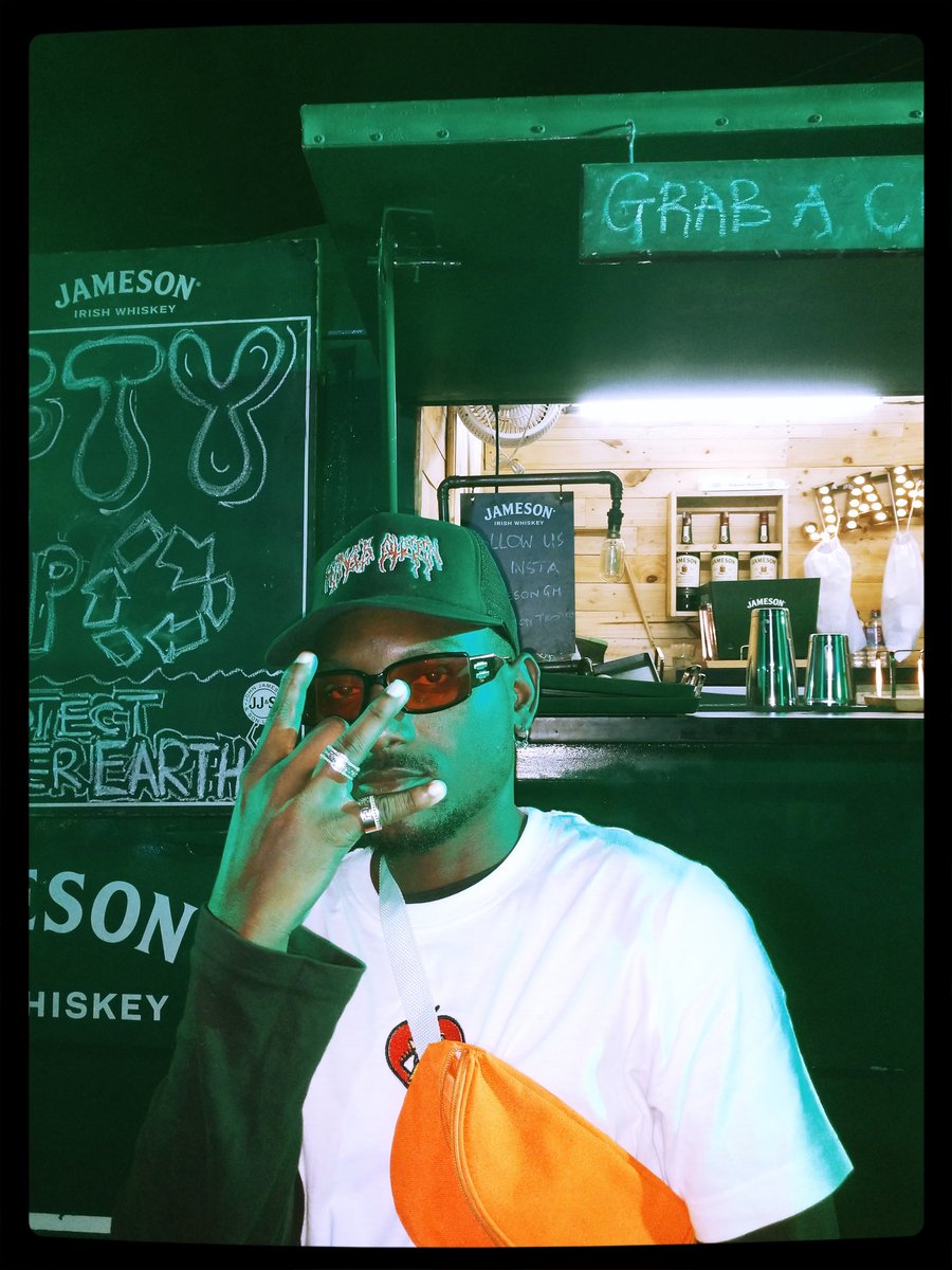 NanaCalis_'s tweet photo. Be in the world and not of the world 🌎✌🏾

"Free the youth" upcycle pop up last night.
📸: @pixelpoint233

#Agoro #rhythmgodvibes https://t.co/bTYNOMBVij