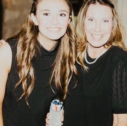 CanDav4's tweet photo. Happy Birthday Kodi! A gift from God 19 years ago! I am a lucky Mom! Wishing you many more! 🔥🎂🥳🎉😘 https://t.co/HFlTQa6HSV