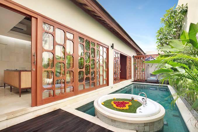 cursedkidd's tweet photo. ada info mnarikk yaitu villa di Bali yg tadinya 3 JUTAAN jadi 600 RIBUAN woww!! ada kolamnya bisa berendem sepuasna sampe pucet,,ritwit dulu abis mam aku kasi tau ni dimana https://t.co/pp96JbQkBp