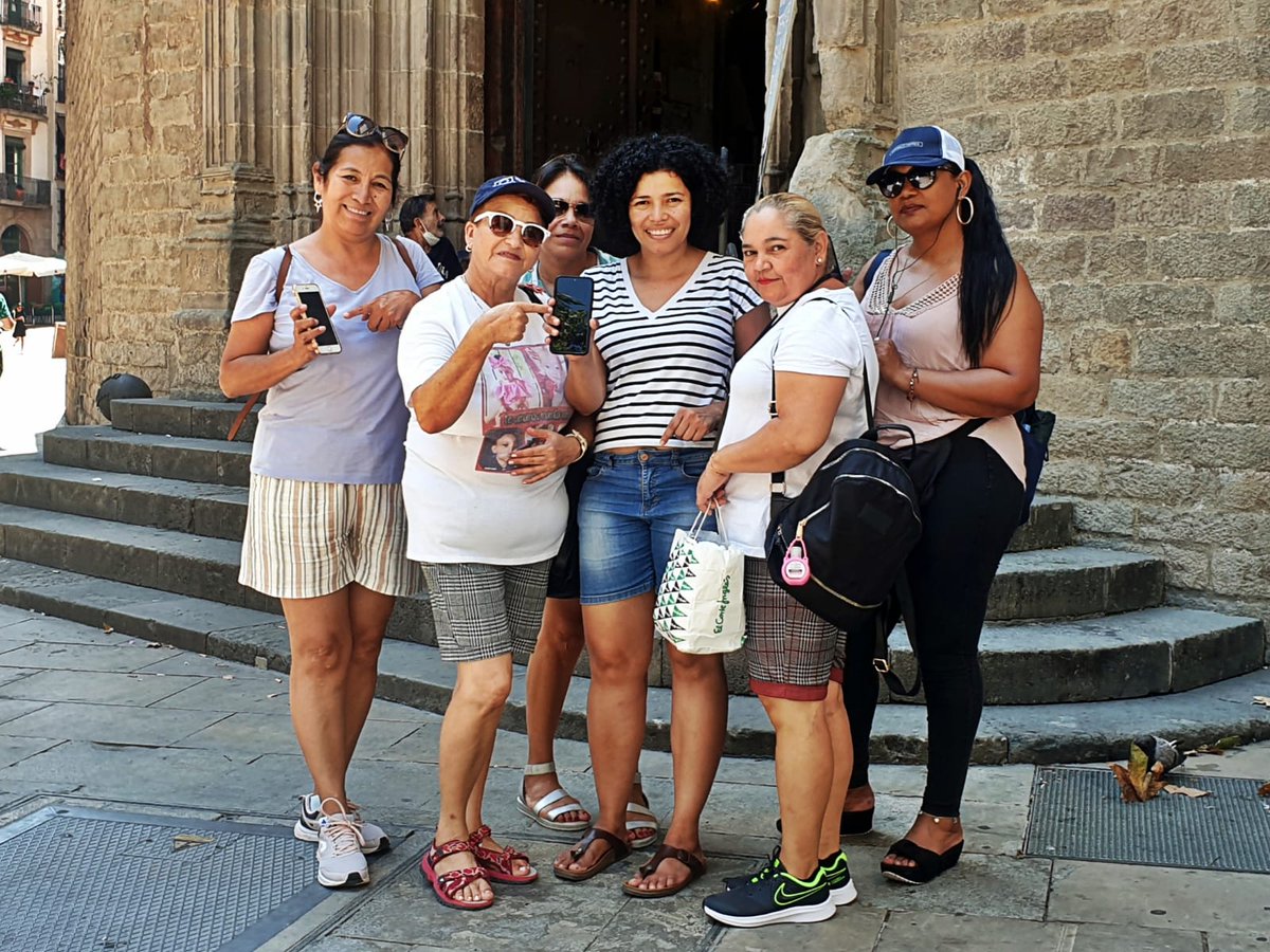 Saps q fem els dissabtes d'agost? Ahir vam fer una sortida per Barcelona per aprendre a treure el major profit del Google Maps! Durant la sortida vam visitar llocs com Sta. Ma del Mar, el Palau de la Música i el Mercat del Bonr! Tecnologia per moure'ns i conèixer la ciutat! ✊🏿💜