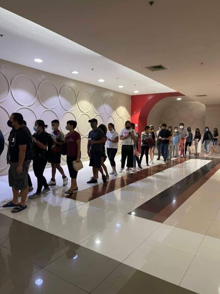 ZTabouza's tweet photo. Bakit mas pinanonood ang
#MIM kay sa Katips kasi
ito ay kwento ng family in
crisi in 72 hrs sa loob ng
Malacanng Palace.
#MiMRoadTo100M https://t.co/tyuaPKjJrP