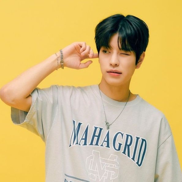 eirichollo's tweet photo. ㅤㅤ

       NEW   ACC   BUT   NOT   NEW   TO   RP  
       LIKE    AND   RT      TO      BE   MUTUALS 

     ㅤㅤㅤㅤ ㅤㅤ ㅤㅤ https://t.co/3A3jsVCeqU