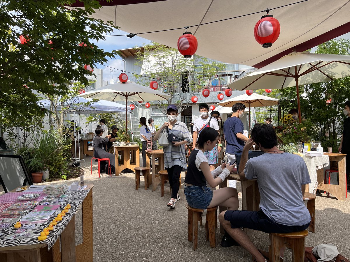 POPAP_JP's tweet image. 皆さん、暑い中下北沢まで足を運んでくださりありがとうございました🌻☀️
BONUS TRACKさんという素晴らしい場所でご一緒できて最高でしたしろ🕊
またご一緒しましょう！🌹
#hellopopup 
#bonustrack
#夏ちる花に君とおよぐ
#花の日