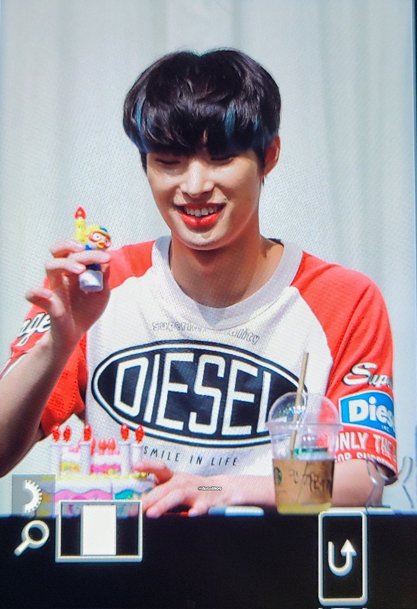 mingi cut his hair and the difference when his hair is styled down HE LOOKS SO CUTE 🥹❤️