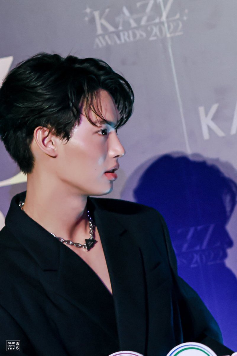 kyunniebb's tweet photo. this picture from @OneMoreTry85 is actually my CURRENT FAVOURITE fansite picture of win 😭🙏🏼 he looks so stunning so ethereal so angelic so out of this world so heavenly!!!! 😭💚

#winmetawin @winmetawin https://t.co/QE3FdAQmtZ
