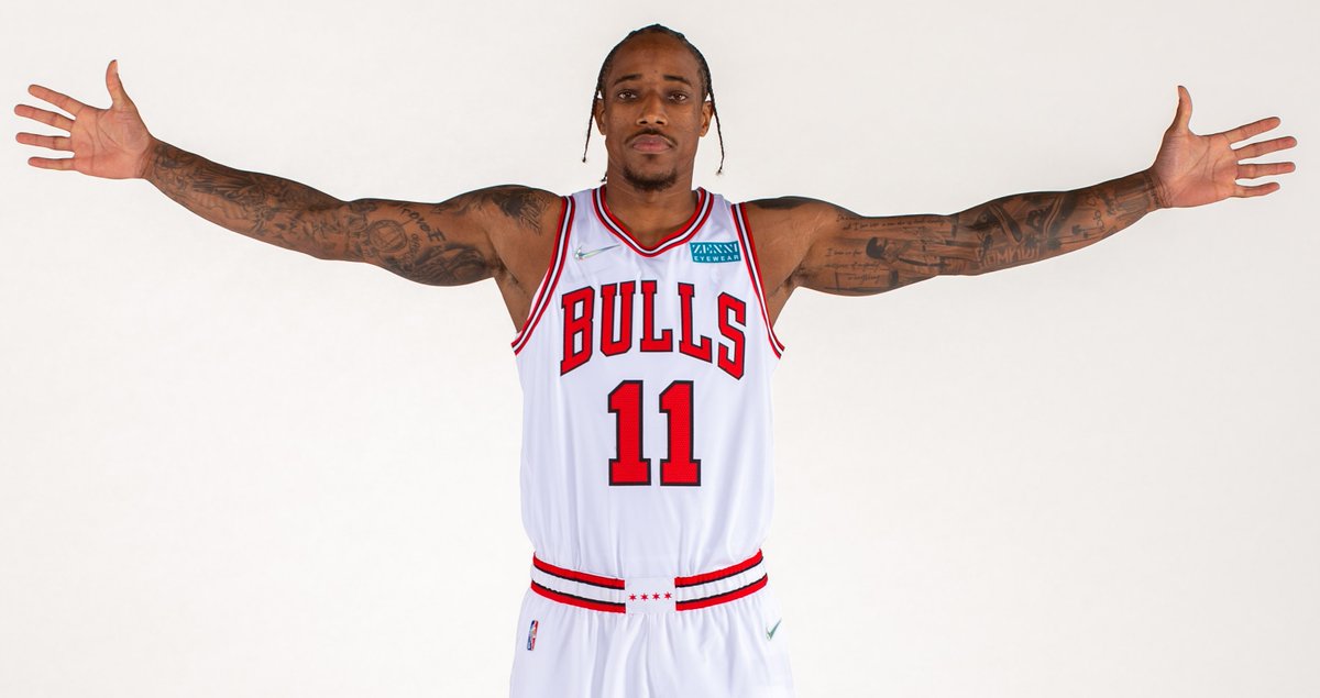 NBA's tweet image. Join us in wishing @DeMar_DeRozan of the @chicagobulls a HAPPY 33rd BIRTHDAY! #NBABDAY