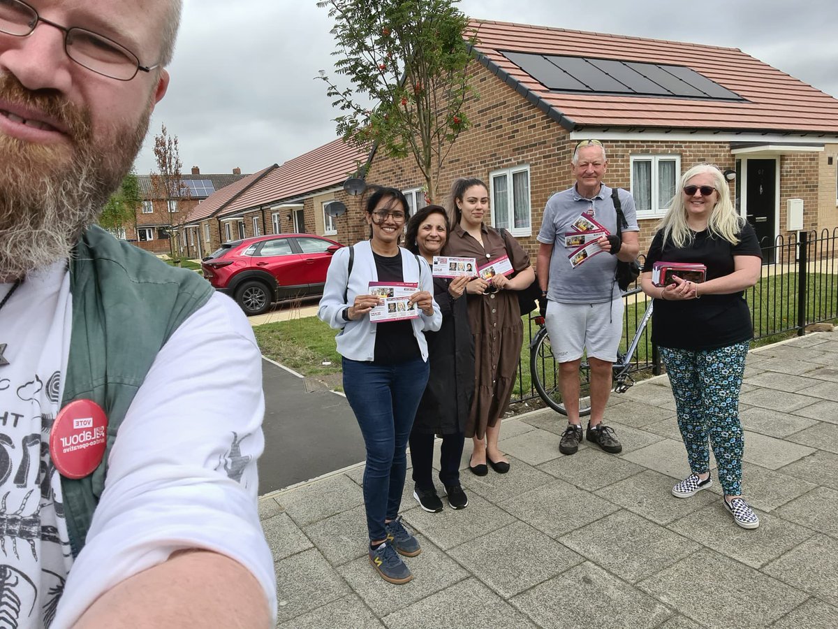BlakelawLabour (@labourblakelaw) on Twitter photo Great street surgery around Wansfell,Bowfell and Scafell today with <a href="/UKLabour/">The Labour Party</a> councillors <a href="/LindaAHobson/">Linda Hobson</a> and <a href="/JunaSathian/">Cllr Dr Juna Sathian</a> Great street surgery around Wansfell,Bowfell and Scafell today with <a href="/UKLabour/">The Labour Party</a> councillors <a href="/LindaAHobson/">Linda Hobson</a> and <a href="/JunaSathian/">Cllr Dr Juna Sathian</a>