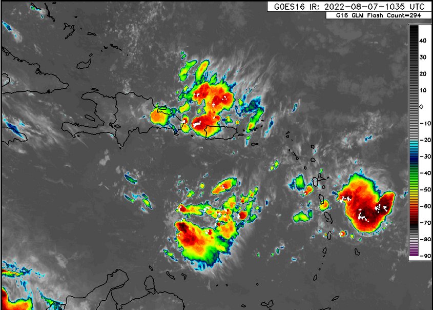 TemporadaCiclon's tweet photo. ADVERTENCIA 🚨
Una Onda Tropical se acerca a la República Dominicana entre hoy y la madrugada del lunes. Este sistema debe aumentar las lluvias y las tormentas eléctricas desde hoy en la mañana. Las lluvias más frecuentes ocurrirán en la tarde y noche.
#TiempoRD https://t.co/1q4t0NgNws