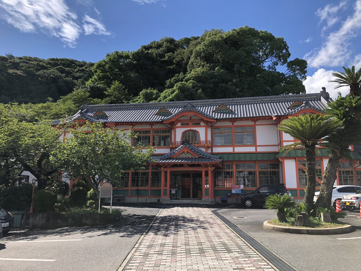 massara_nati's tweet photo. #武雄温泉新館
#国指定重要文化財
指定名称は「#武雄温泉新館及び楼門」
建築面積409.53㎡、一部二階建、木造桟瓦葺の建物で、正面中央に玄関車寄を備え、左右対称に男女の大浴場と上々湯各3室、両脇に便所棟が配置されています
#武雄温泉
#佐賀県武雄市 #武雄市
#takeocity https://t.co/yUuDSy4PRK