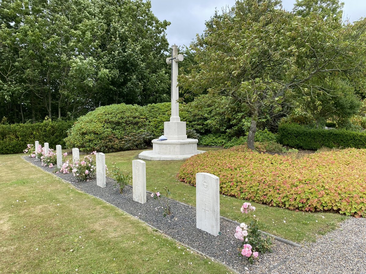 MalcolmRossNI's tweet photo. Some of the larger @CWGC plots in Denmark. Aabenraa, Esbjerg Fourfelt and Lemvig Cemeteries. Positive meetings with managers and team members, ideas exchanged and training sessions delivered. https://t.co/Z3uUDyD4Yg
