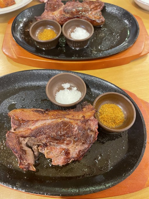 サイゼリヤのラムステーキとラムステーキ 