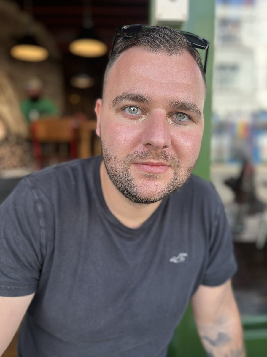 MrCTteacher's tweet photo. Had a great time at #BrightonPride yesterday. The atmosphere was amazing! It was so nice to see everyone just having a good time in the beautiful weather. https://t.co/acJLqc3U0v