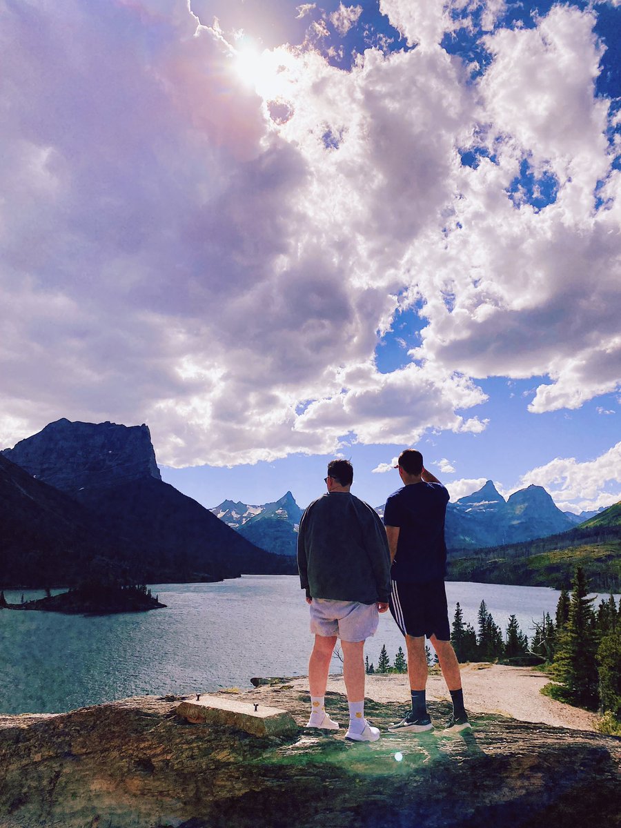 kellanbourbon's tweet photo. Went to Glacier with the love of my life &amp; my family :) https://t.co/J0iI1l0DmA