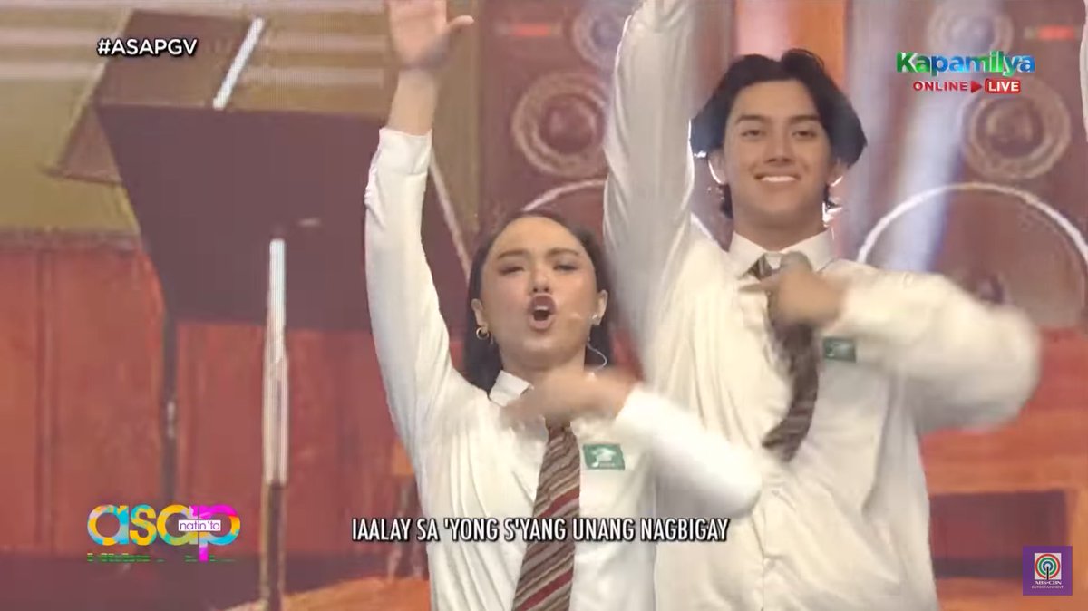 starhuntabscbn's tweet photo. LOOK: Rj Perkins (@iamrjperkins) with the cast of Lyric and Beat on #ASAPGV!β¨ https://t.co/JHEuoRqLy2