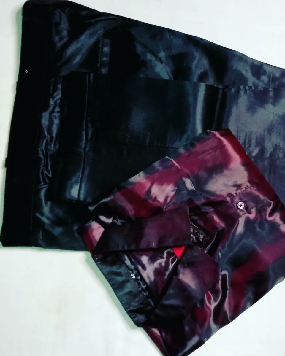 blis1990's tweet photo. Satin dress for men
Available for sell https://t.co/Ejts4nr3Yi