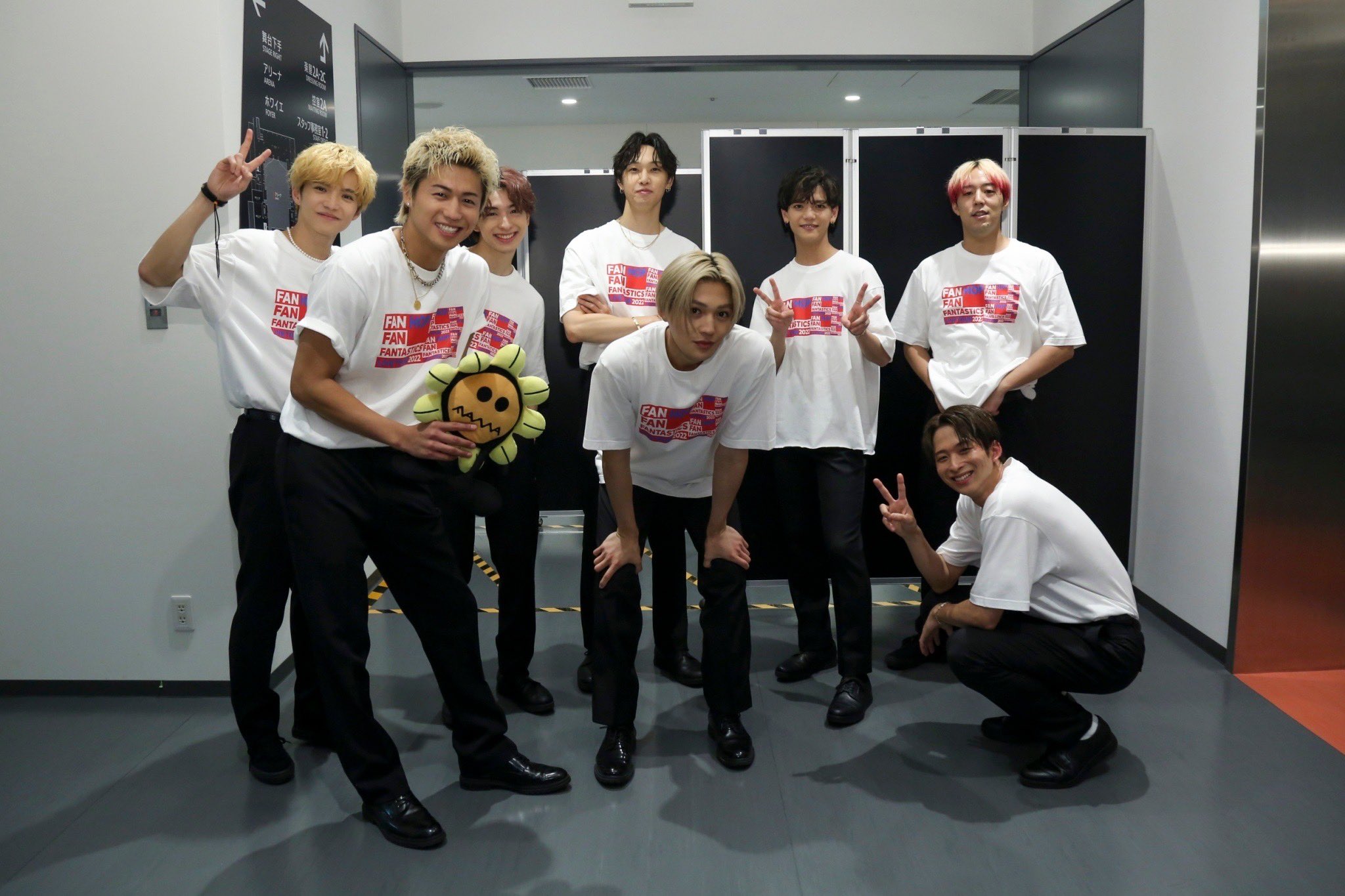 Amazon.co.jp: fantastics 佐藤大樹 写真集「STEP BY STEP
