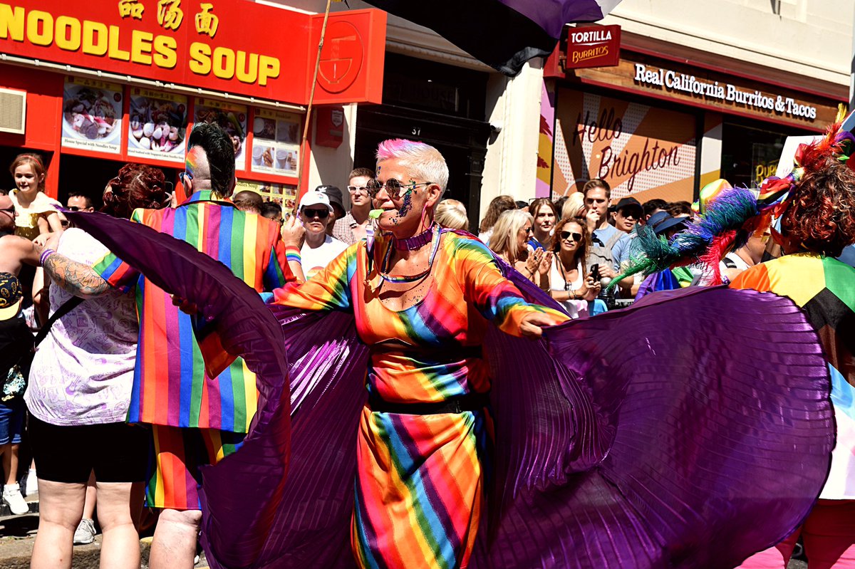 16beasleyst's tweet photo. Huge turnout for the Pride Community Parade yesterday in Brighton - shout out to all involved for an amazing event 🌈🌈🌈🌈
#BrightonAndHovePride #CommunityParade #Pride #LoveProtestAndUnity #BrightonPride2022 https://t.co/n0IFmGR7vT
