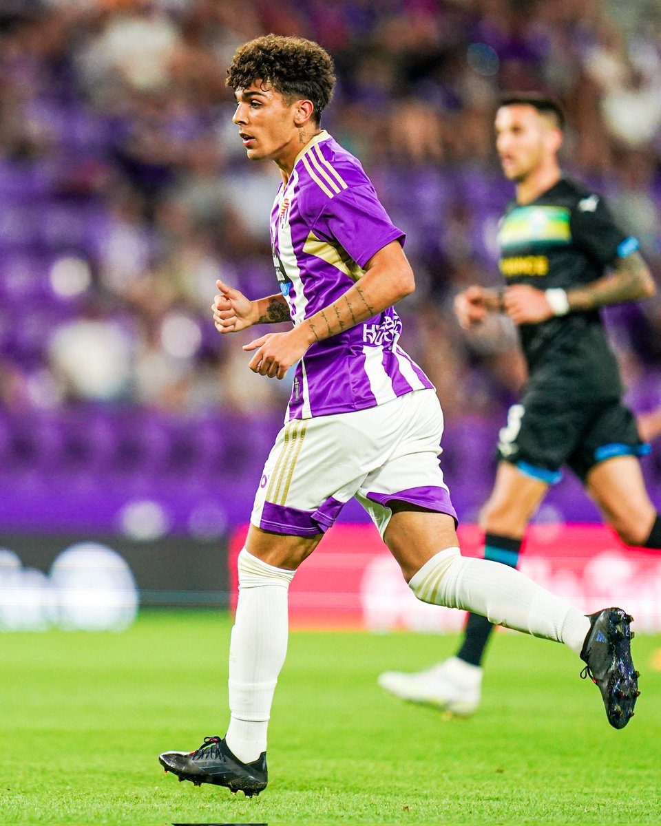 Cantera Real Valladolid (@rvcantera) on Twitter photo 😍👏🏻 Like si tú también sientes orgullo por ver a "los niños" jugar con el primer equipo en Zorrilla
#pucela #RVCantera 💜 😍👏🏻 Like si tú también sientes orgullo por ver a "los niños" jugar con el primer equipo en Zorrilla
#pucela #RVCantera 💜