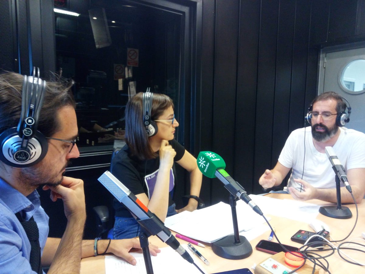 Este día le conocí. Abrimos con él una temporada de <a href="/el_radioscopio/">El Radioscopio</a>. Quedó un programa buenísimo pero lo mejor fue él mismo. <a href="/RamonNogueras/">Ramón Nogueras</a> es una de esas personas a las que tengo un cariño inmenso, y sólo puedo desearle cosas preciosas. Feliz cumpleaños, amigo. Love u ❤️