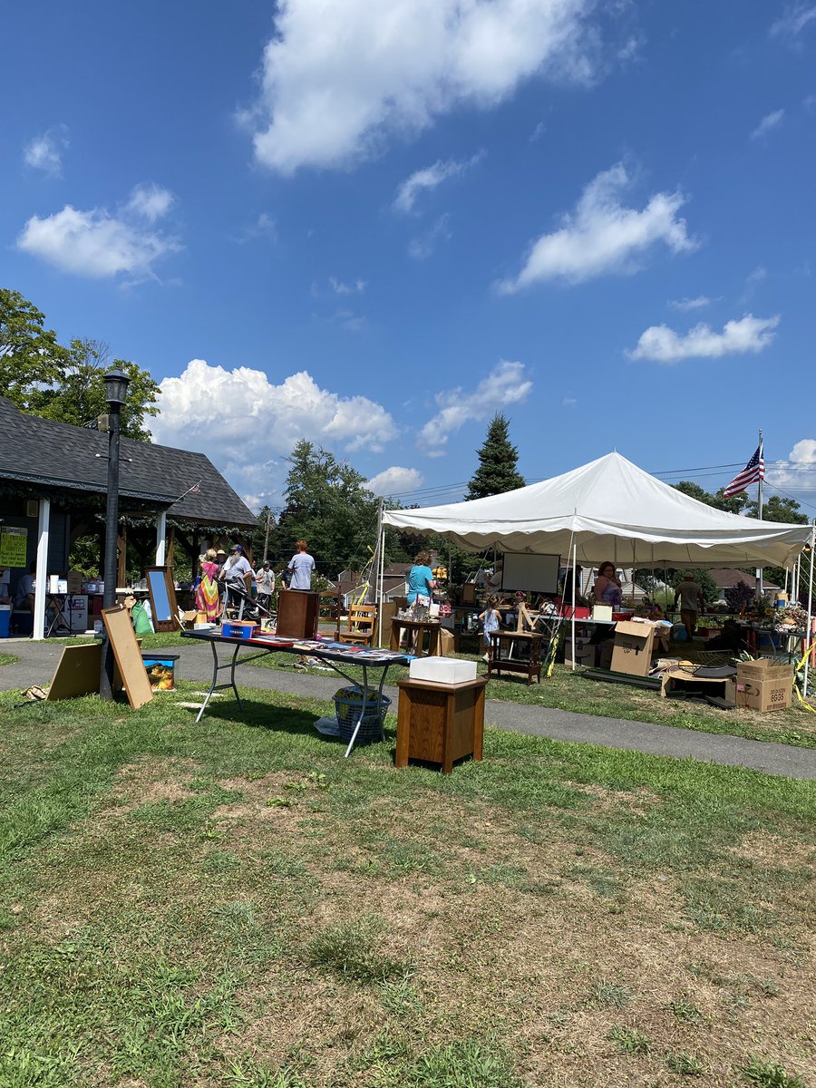 What a great fundraiser!!  Thanks to everyone who donated, shopped and volunteered yesterday for our annual tag sale at Santa’s house!!  We broke our previous fundraising record for this event!